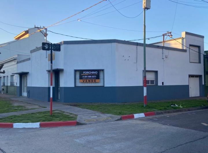Casa · 150m² · 8 Ambientes · 2 Cocheras
