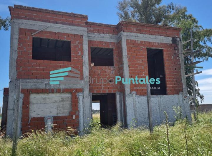Casa · 215m² · 5 Ambientes · 2 Cocheras