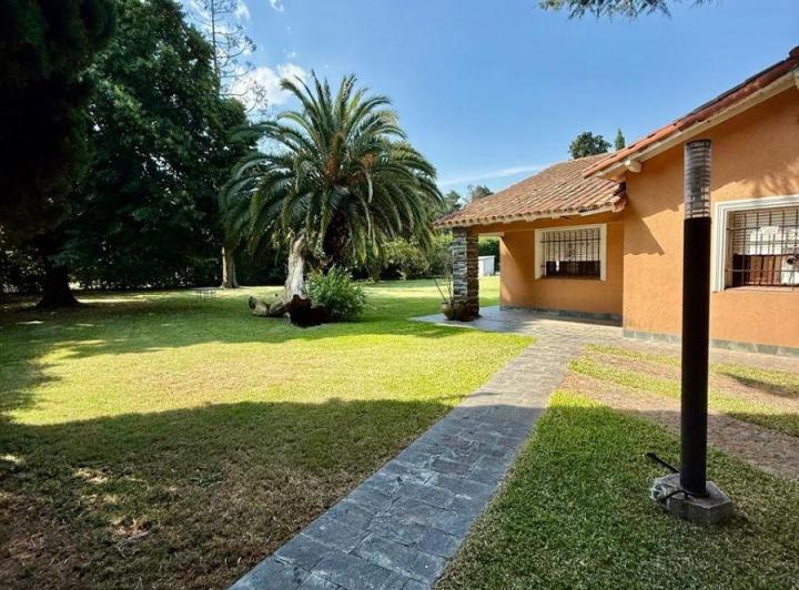 Casa · 130m² · 5 Ambientes · 2 Cocheras