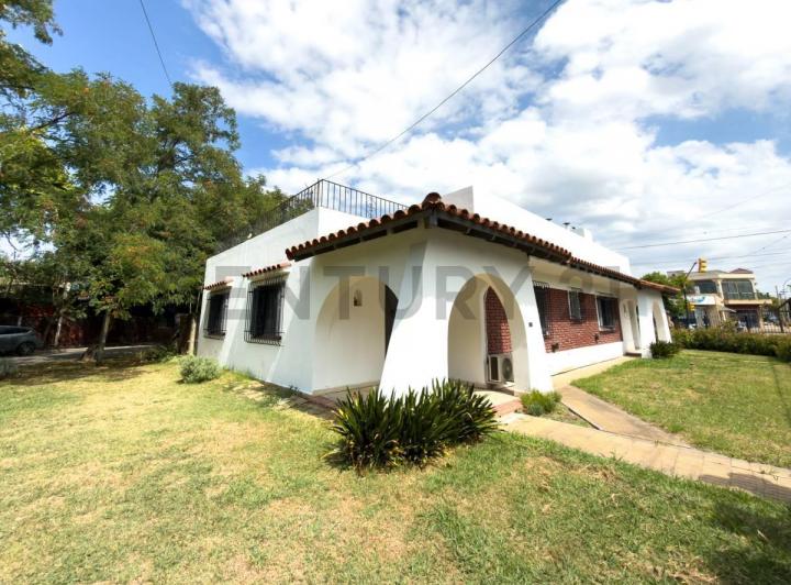 Casa · 175m² · 4 Ambientes · 2 Cocheras