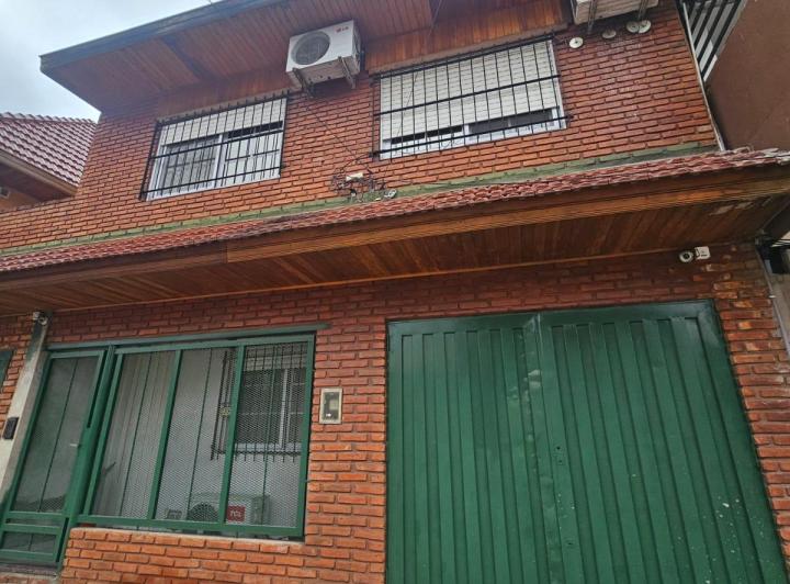 Casa · 103m² · 3 Ambientes · 1 Cochera
