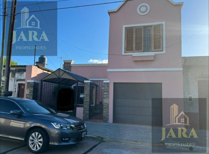 Casa · 337m² · 6 Ambientes · 4 Cocheras
