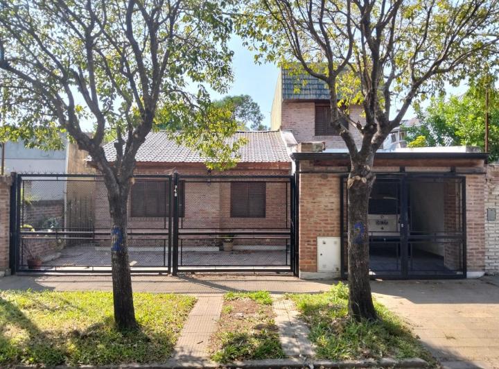 Casa · 157m² · 4 Ambientes · 1 Cochera