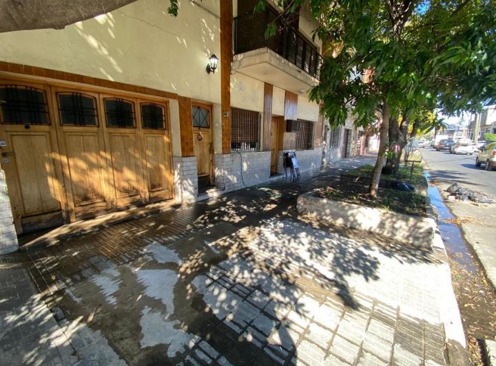 Casa · 175m² · 6 Ambientes · 1 Cochera