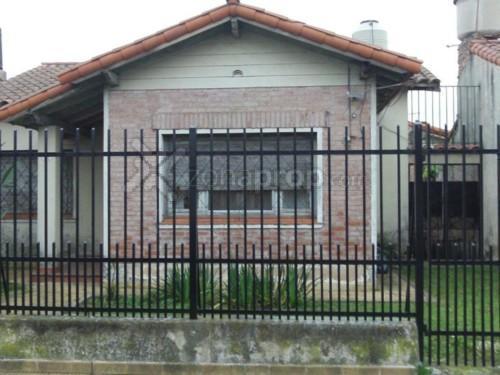 Casa · 90m² · 1 Ambiente · 2 Cocheras