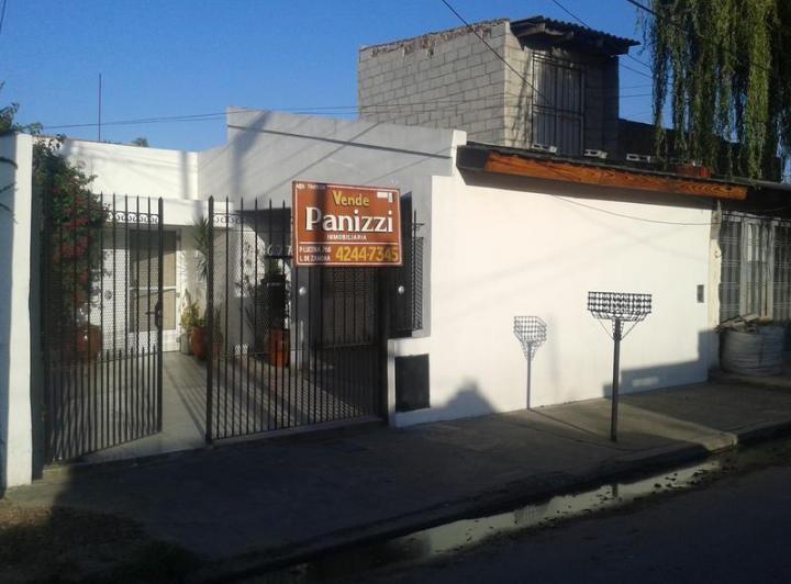 Casa · 82m² · 3 Ambientes · 2 Cocheras