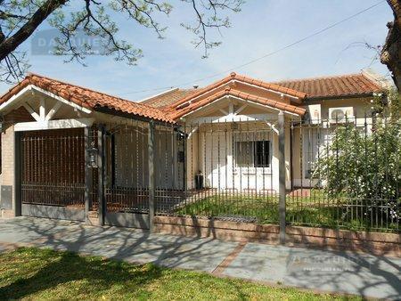 Casa · 167m² · 4 Ambientes · 1 Cochera