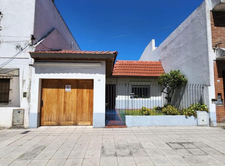 Casa · 165m² · 3 Ambientes · 1 Cochera