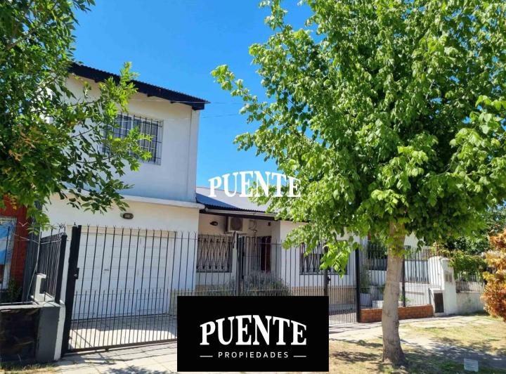 Casa · 127m² · 5 Ambientes · 1 Cochera