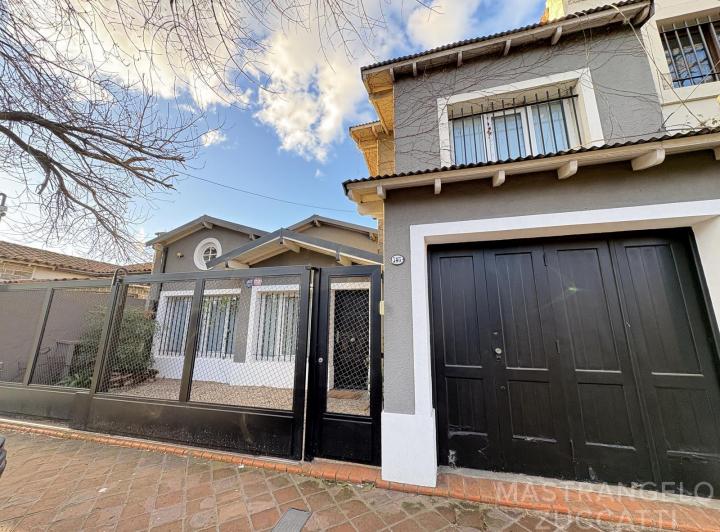 Casa · 204m² · 4 Ambientes · 1 Cochera