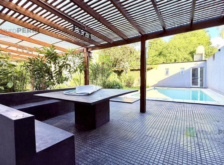 Casa · 200m² · 5 Ambientes