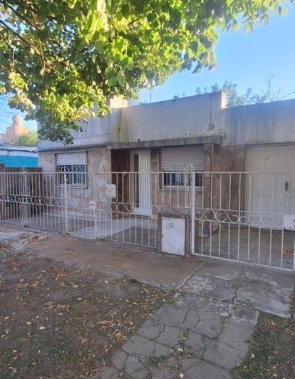 Casa · 80m² · 3 Ambientes · 2 Cocheras