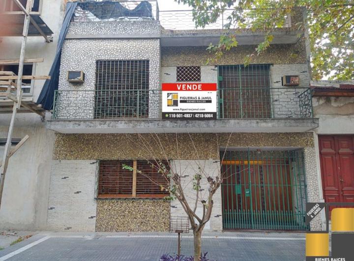 Casa · 170m² · 4 Ambientes · 1 Cochera