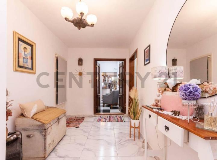 Casa · 227m² · 4 Ambientes · 1 Cochera