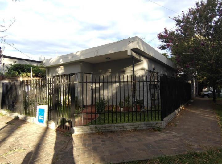Casa · 98m² · 4 Ambientes · 2 Cocheras