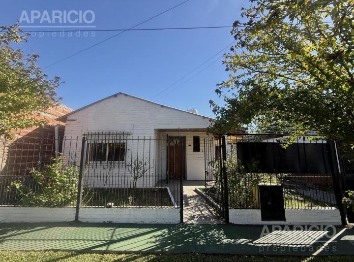 Casa · 70m² · 5 Ambientes · 3 Cocheras