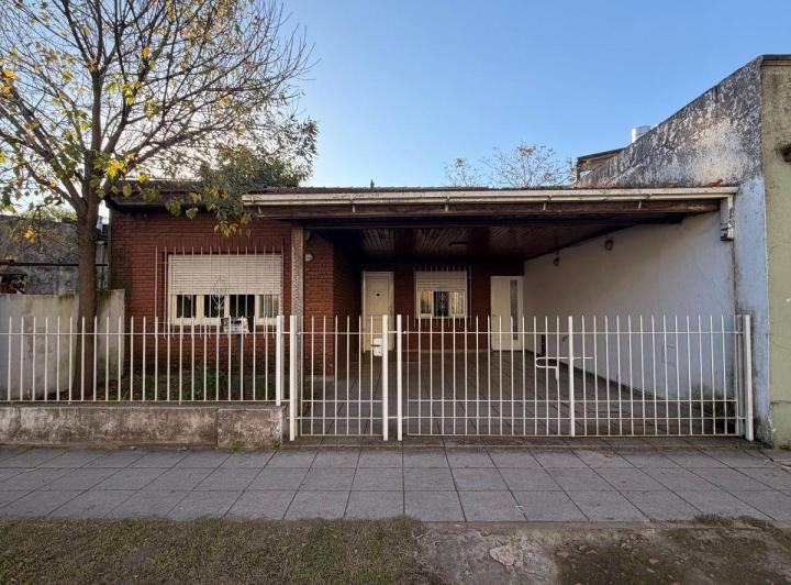 Casa · 95m² · 3 Ambientes · 1 Cochera