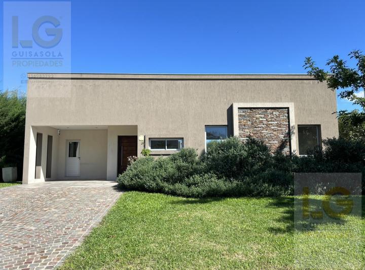 Casa · 180m² · 4 Ambientes · 4 Cocheras