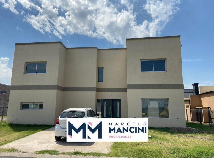 Casa · 200m² · 4 Ambientes · 2 Cocheras