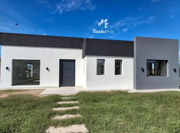 Casa · 173m² · 4 Ambientes · 1 Cochera