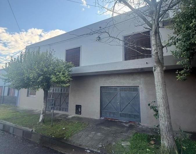 Casa · 160m² · 1 Ambiente · 1 Cochera