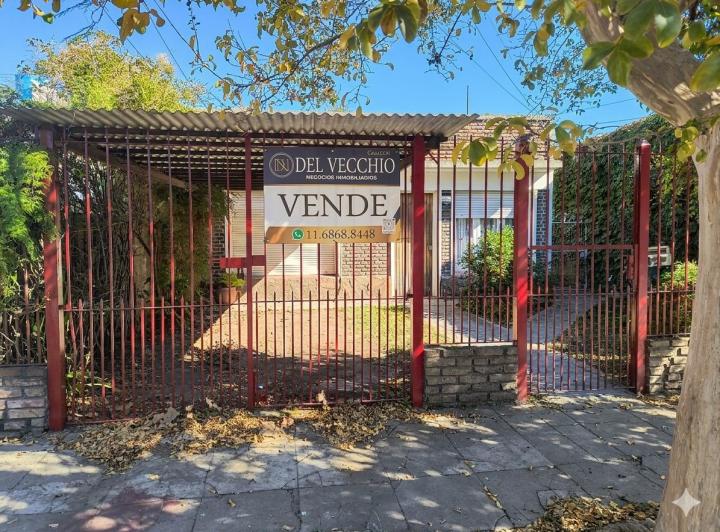 Casa · 85m² · 4 Ambientes · 2 Cocheras
