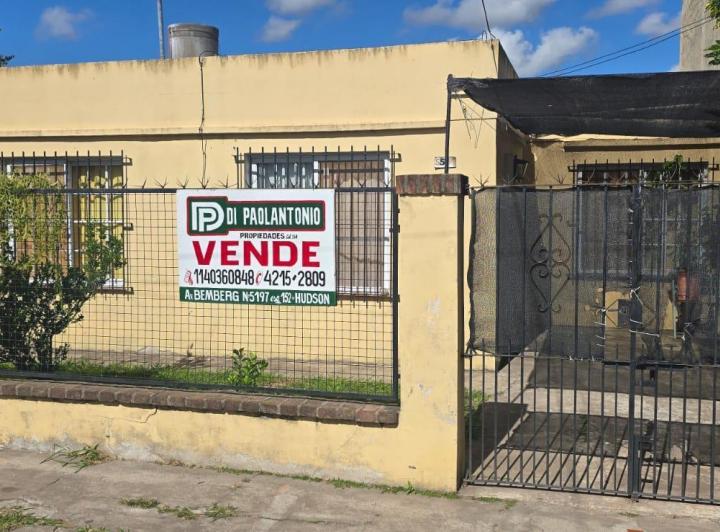 Casa · 341m² · 4 Ambientes · 1 Cochera