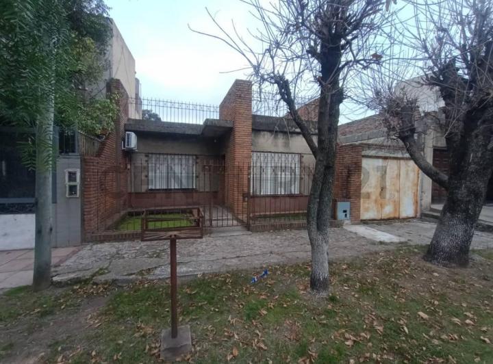 Casa · 64m² · 3 Ambientes · 2 Cocheras