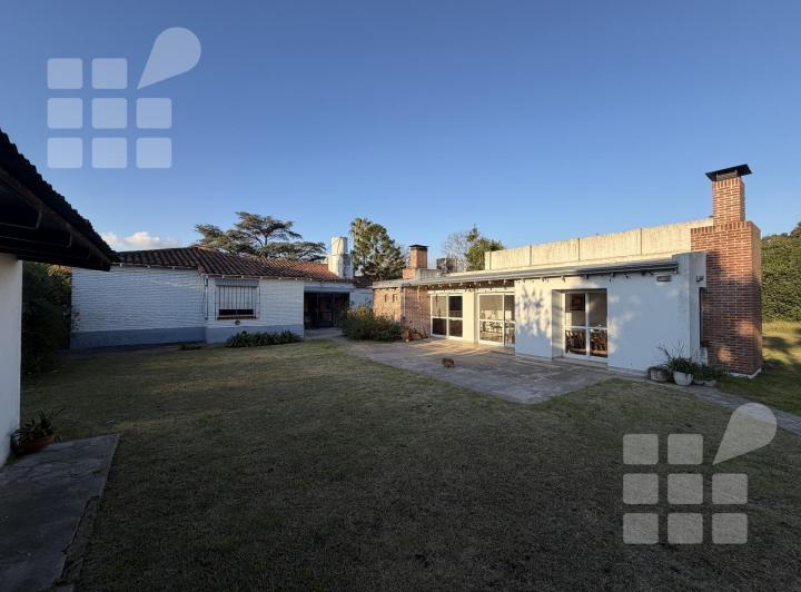 Casa · 300m² · 4 Ambientes