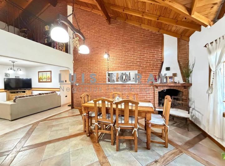 Casa · 130m² · 5 Ambientes · 3 Cocheras