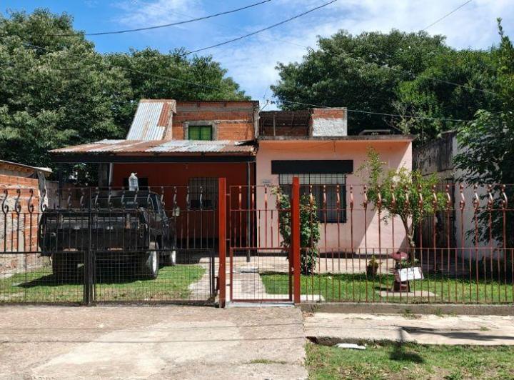 Casa · 100m² · 8 Ambientes · 1 Cochera