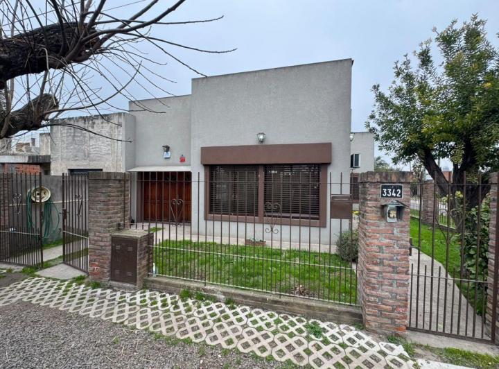 Casa · 118m² · 3 Ambientes · 1 Cochera
