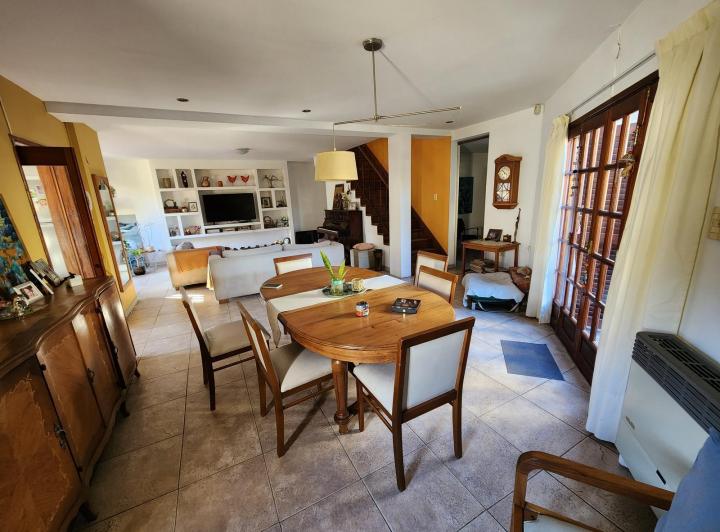 Casa · 173m² · 5 Ambientes · 2 Cocheras
