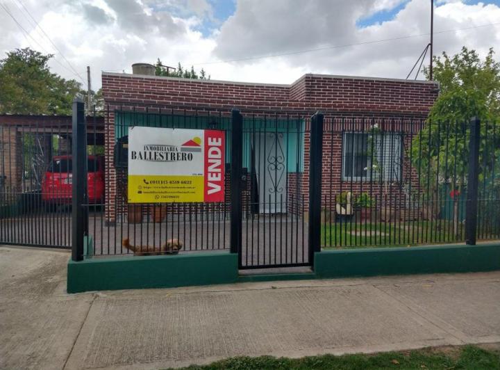 Casa · 120m² · 3 Ambientes · 2 Cocheras