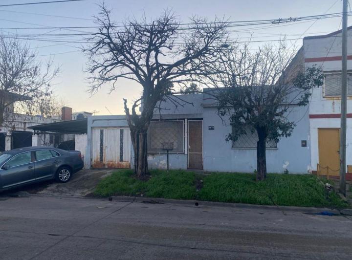 Casa · 75m² · 4 Ambientes · 1 Cochera
