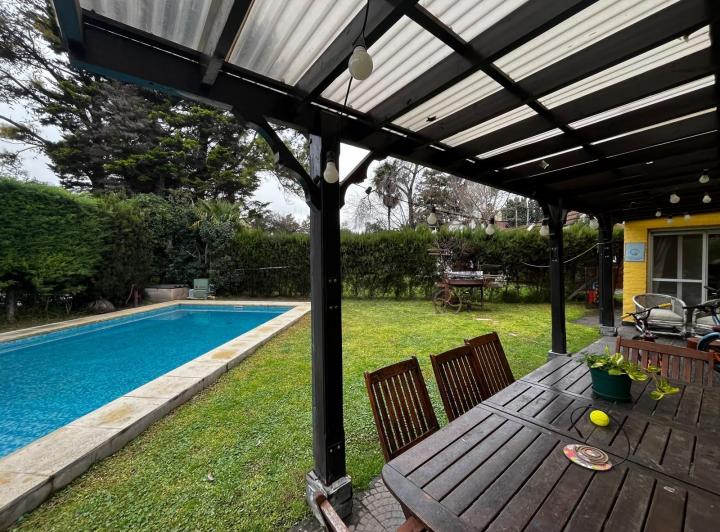 Casa · 110m² · 4 Ambientes · 3 Cocheras