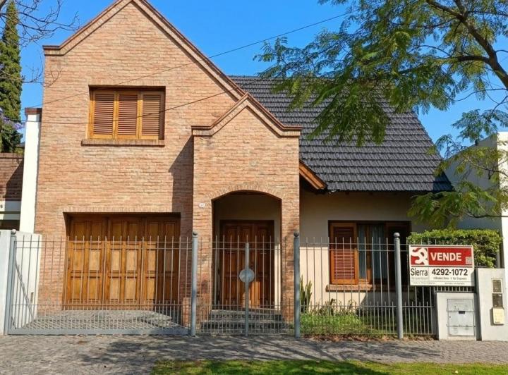 Casa · 150m² · 4 Ambientes · 1 Cochera