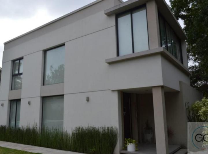 Casa · 220m² · 6 Ambientes