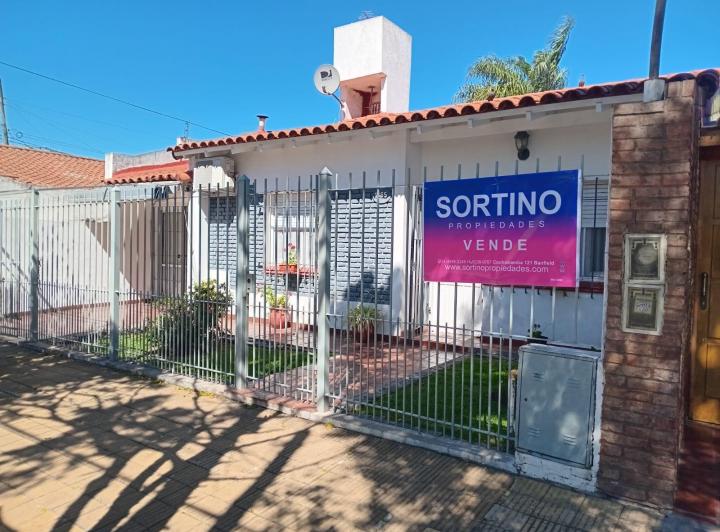 Casa · 94m² · 3 Ambientes · 1 Cochera