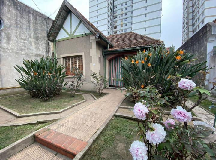 Casa · 100m² · 5 Ambientes · 1 Cochera