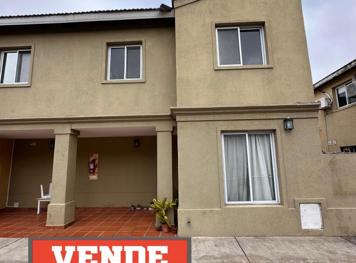 Casa · 111m² · 4 Ambientes · 1 Cochera