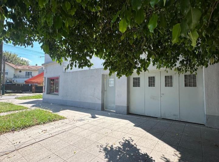Casa · 198m² · 4 Ambientes · 1 Cochera