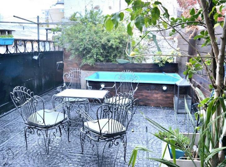 Casa · 190m² · 6 Ambientes · 2 Cocheras