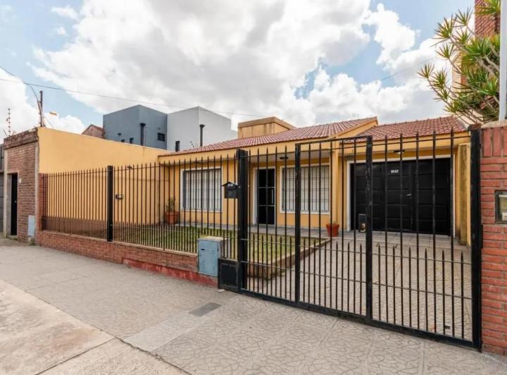 Casa · 152m² · 3 Ambientes · 2 Cocheras
