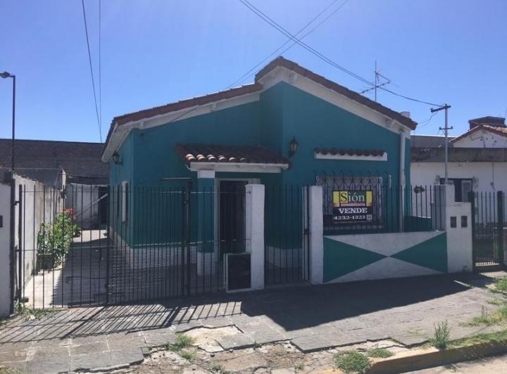 Casa · 90m² · 2 Ambientes · 1 Cochera