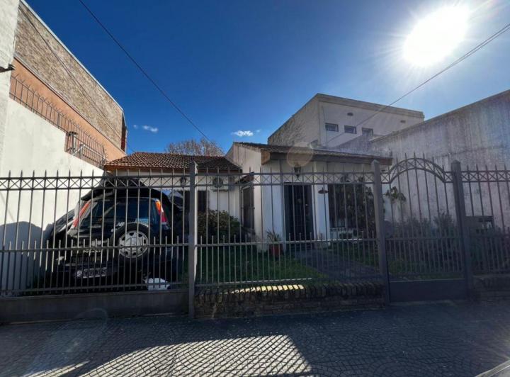 Casa · 88m² · 3 Ambientes · 1 Cochera