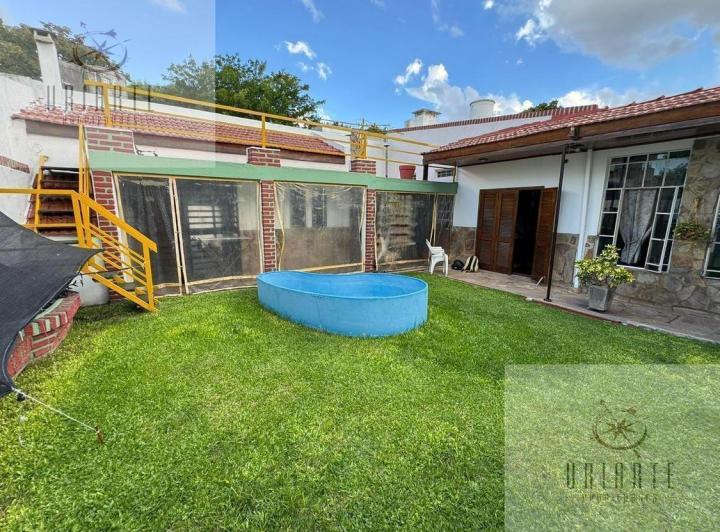 Casa · 230m² · 5 Ambientes · 1 Cochera