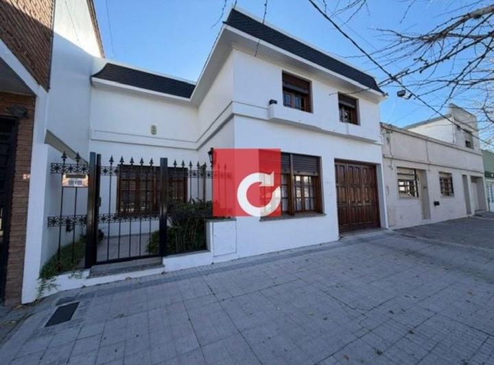 Casa · 137m² · 5 Ambientes · 1 Cochera