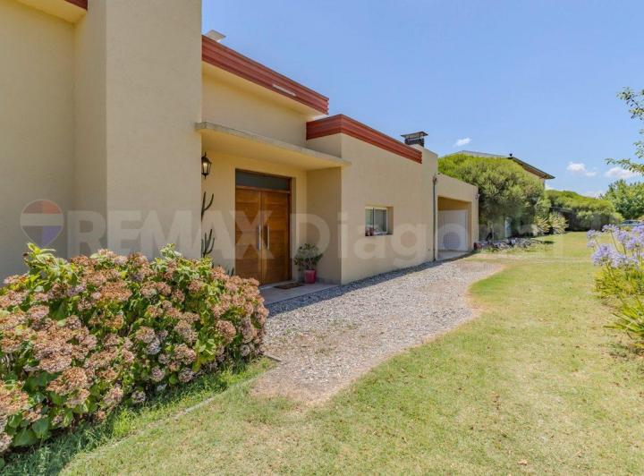 Casa · 158m² · 5 Ambientes · 1 Cochera