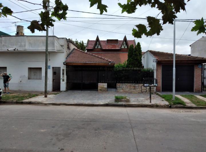 Casa · 132m² · 5 Ambientes · 1 Cochera